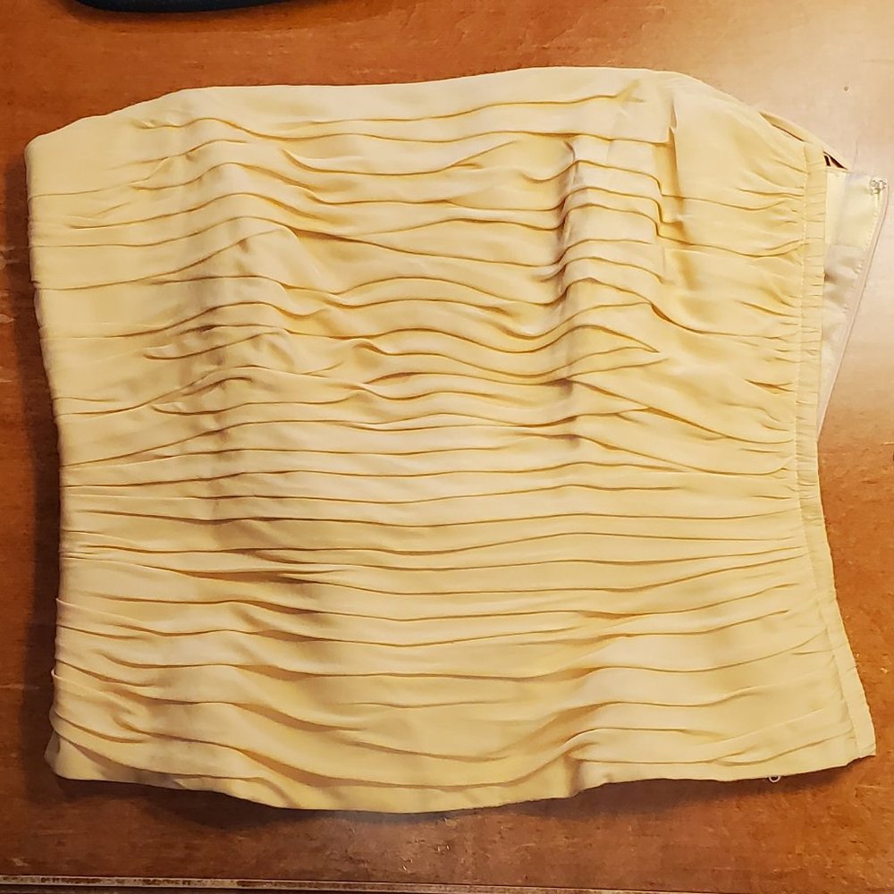 Carlisle Top, Size 10, 100% silk, peach/orange color.